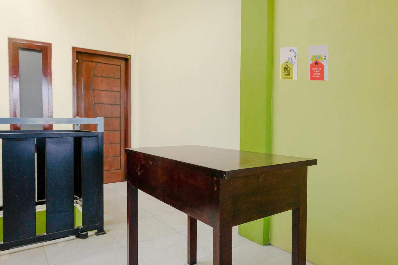 Zulfina Homestay Syariah Mitra Reddoorz 外南梦 外观 照片
