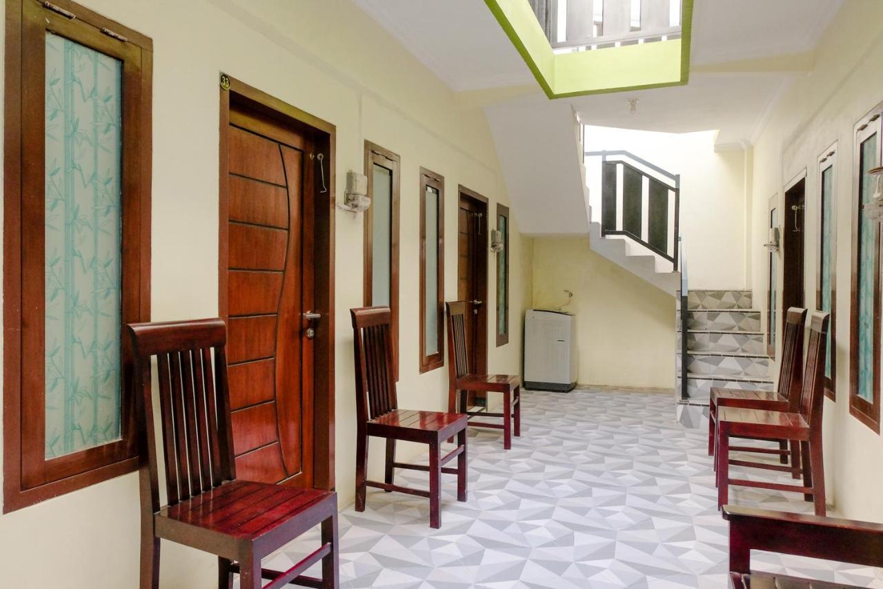 Zulfina Homestay Syariah Mitra Reddoorz 外南梦 外观 照片