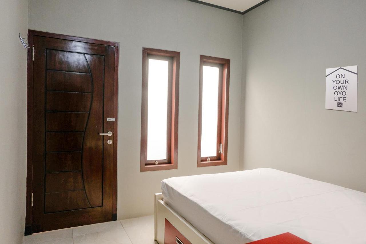 Zulfina Homestay Syariah Mitra Reddoorz 外南梦 外观 照片